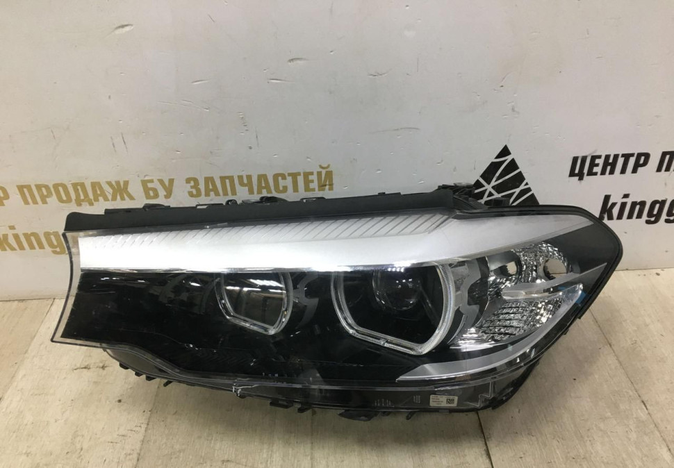 Фара ЛЭД LED не адаптив левая BMW 5 G30 OEM 7439199