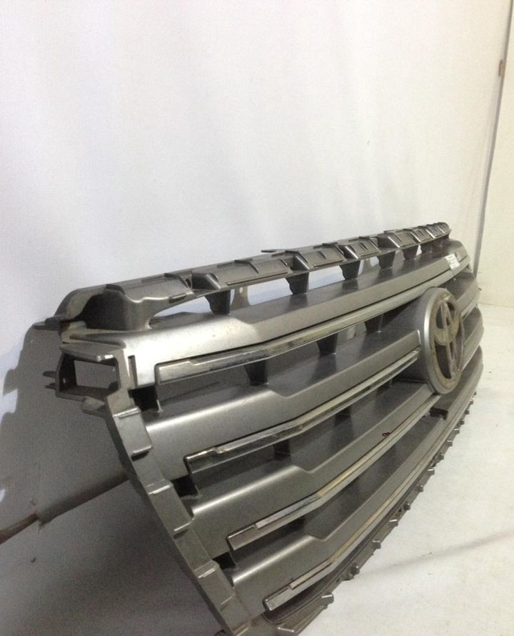 Решетка радиатора Toyota land cruiser 200 рест oem 5310160470 Решетка радиатора Toyota land cruiser 200 рест oem 5310160470