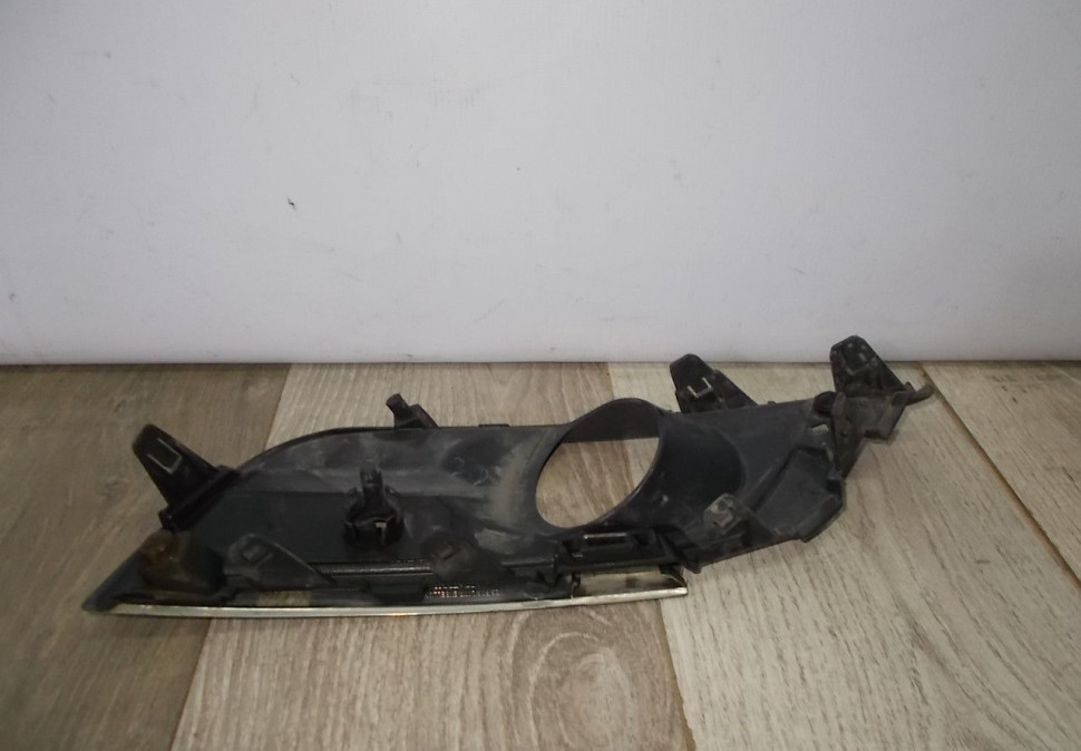 Решетка противотуманной фары левая бу Renault Koleos 2 OEM 263360654R