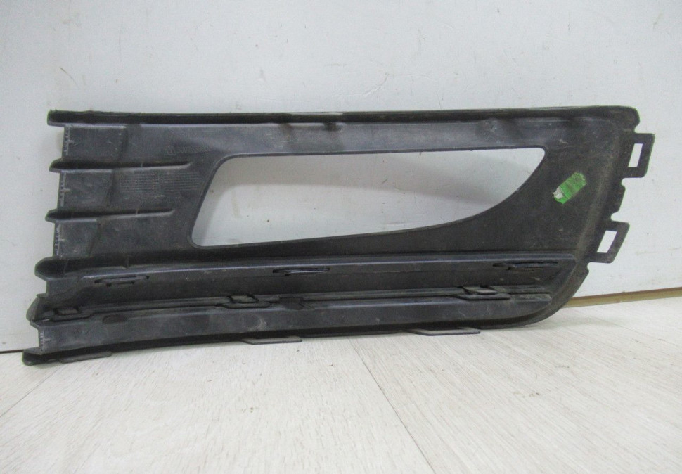 Решетка рамка ПТФ правая Volkswagen Polo рест oem 6RU853666F Решетка рамка ПТФ правая Volkswagen Polo рест oem 6RU853666F