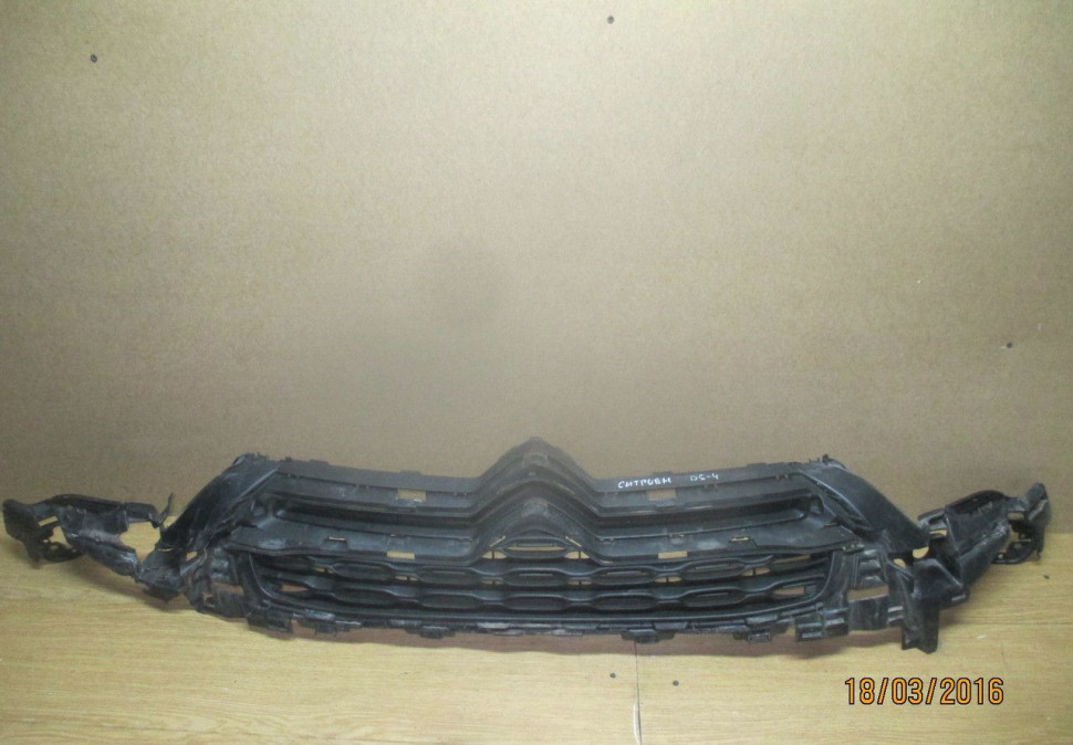 Решетка радиатора Citroen DS4 (скл-3)