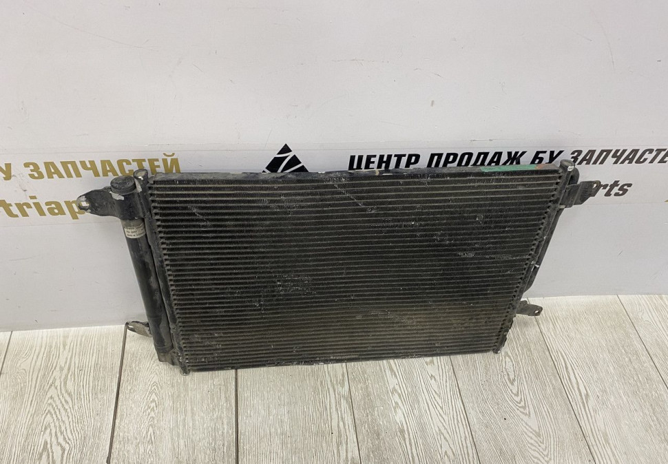 Радиатор кондиционера Volkswagen Jetta 6 2011-2018 oem 5C0820411E Радиатор кондиционера Volkswagen Jetta 6 2011-2018 oem 5C0820411E
