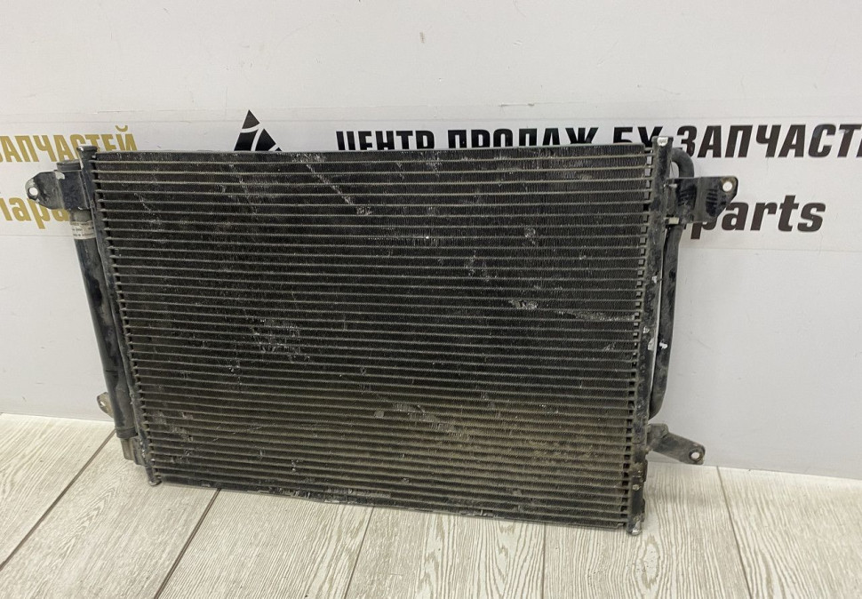 Радиатор кондиционера Volkswagen Jetta 6 2011-2018 oem 5C0820411E Радиатор кондиционера Volkswagen Jetta 6 2011-2018 oem 5C0820411E