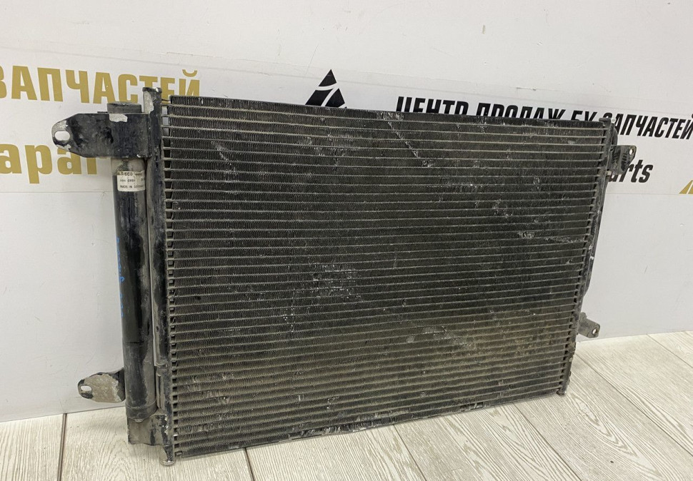Радиатор кондиционера Volkswagen Jetta 6 2011-2018 oem 5C0820411E Радиатор кондиционера Volkswagen Jetta 6 2011-2018 oem 5C0820411E