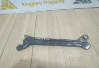 Кронштейн передней панели правый бу Skoda Superb 3 OEM 3V0806930