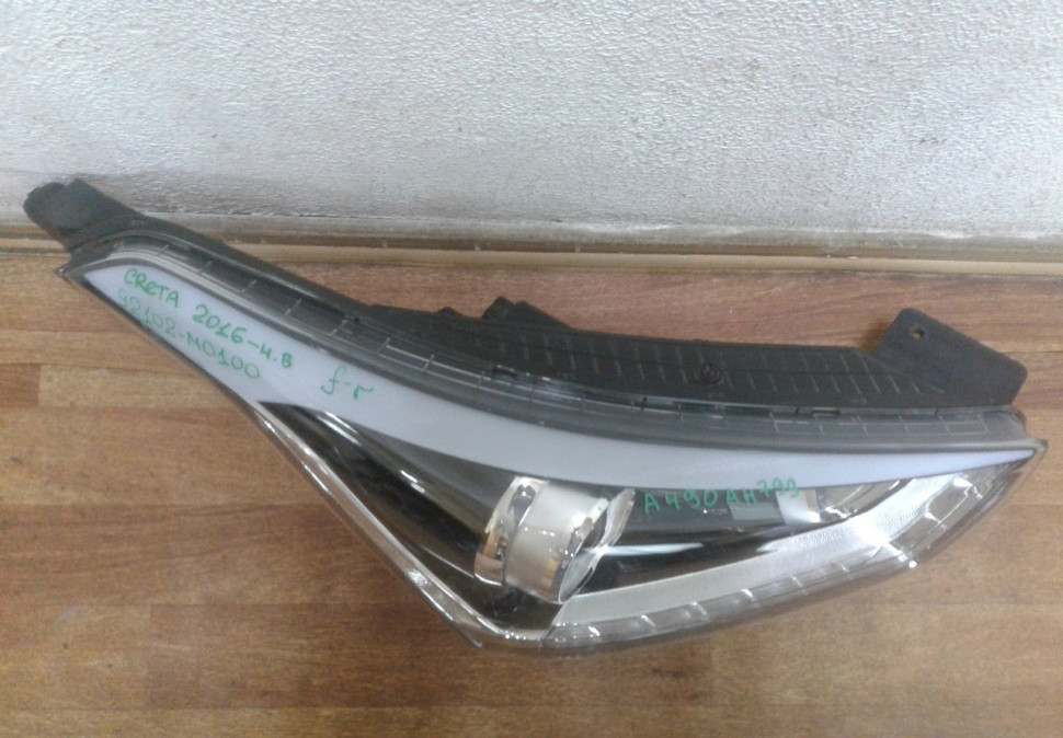 Фара правая Hyundai Creta oem 92102m0100 (потерт)