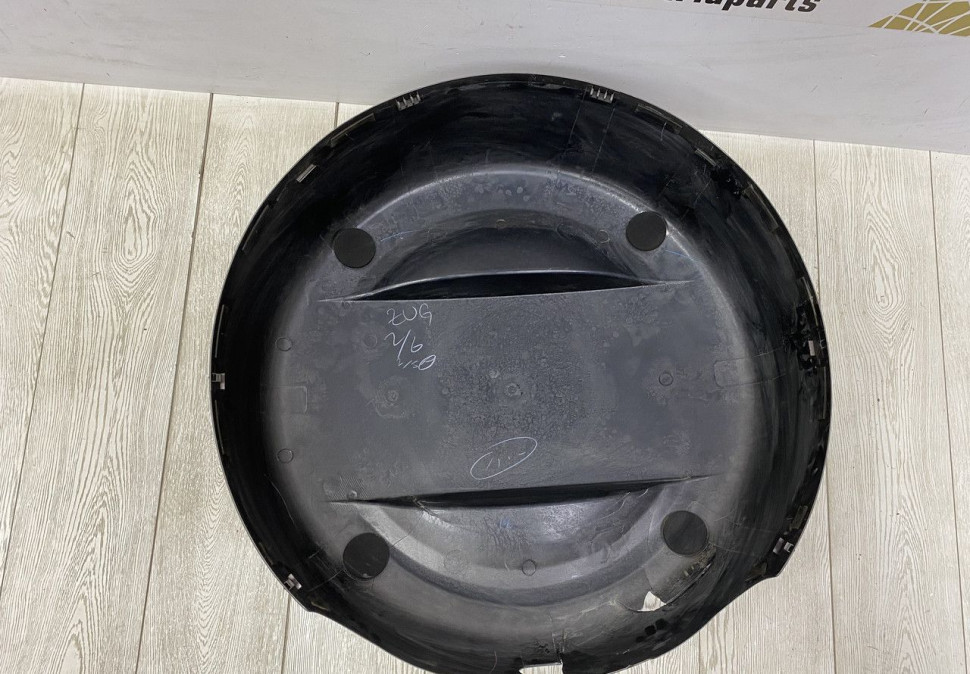 Крышка запасного колеса Suzuki Grand Vitara OEM 7282165JT0 Крышка запасного колеса Suzuki Grand Vitara OEM 7282165JT0