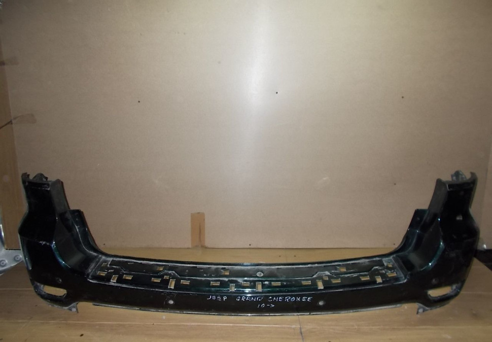 Бампер задний Jeep Grand Cherokee (скл-3)