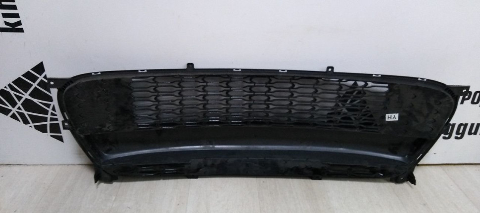 Решетка ,бампера Kia Cerato 3  oem 86522A7200 (скл-3)