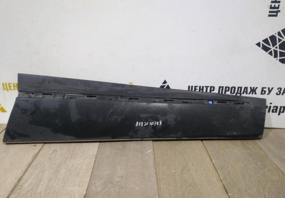 Молдинг двери передний правый бу Renault Kaptur OEM 808204078R