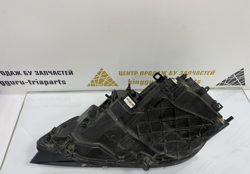 Фара правая Volkswagen Touareg 2 ксенон рестайлинг 2014-2018 oem 7P1941034A Фара правая Volkswagen Touareg 2 ксенон рестайлинг 2014-2018 oem 7P1941034A
