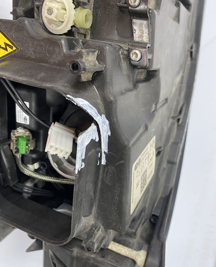 Фара правая Volkswagen Touareg 2 ксенон рестайлинг 2014-2018 oem 7P1941034A Фара правая Volkswagen Touareg 2 ксенон рестайлинг 2014-2018 oem 7P1941034A