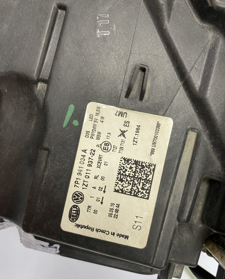 Фара правая Volkswagen Touareg 2 ксенон рестайлинг 2014-2018 oem 7P1941034A Фара правая Volkswagen Touareg 2 ксенон рестайлинг 2014-2018 oem 7P1941034A