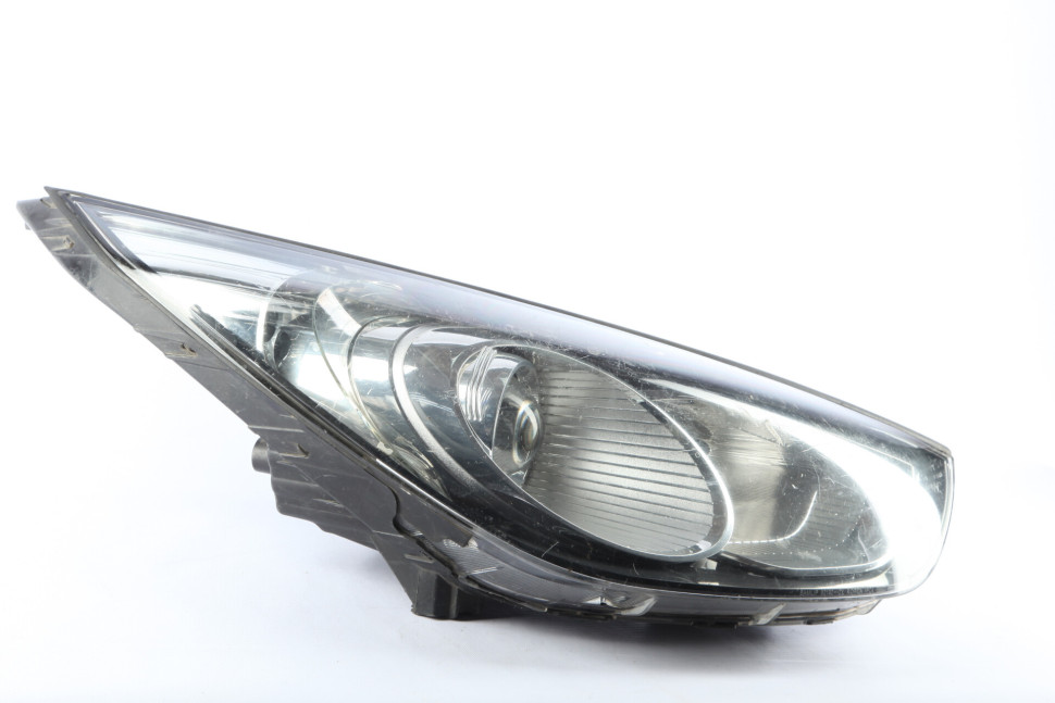 Фара правая Hundai IX35 2010 OEM 921022Y000 Фара правая Hundai IX35 2010 OEM 921022Y000