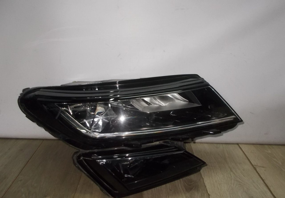Фара ЛЭД LED правая бу Skoda Kodiaq OEM 566941016E