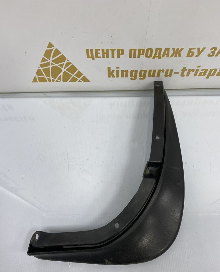 Брызговик задний правый Skoda Octavia A5 OEM 1Z0821822A