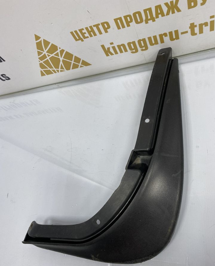 Брызговик задний правый Skoda Octavia A5 OEM 1Z0821822A Брызговик задний правый Skoda Octavia A5 OEM 1Z0821822A