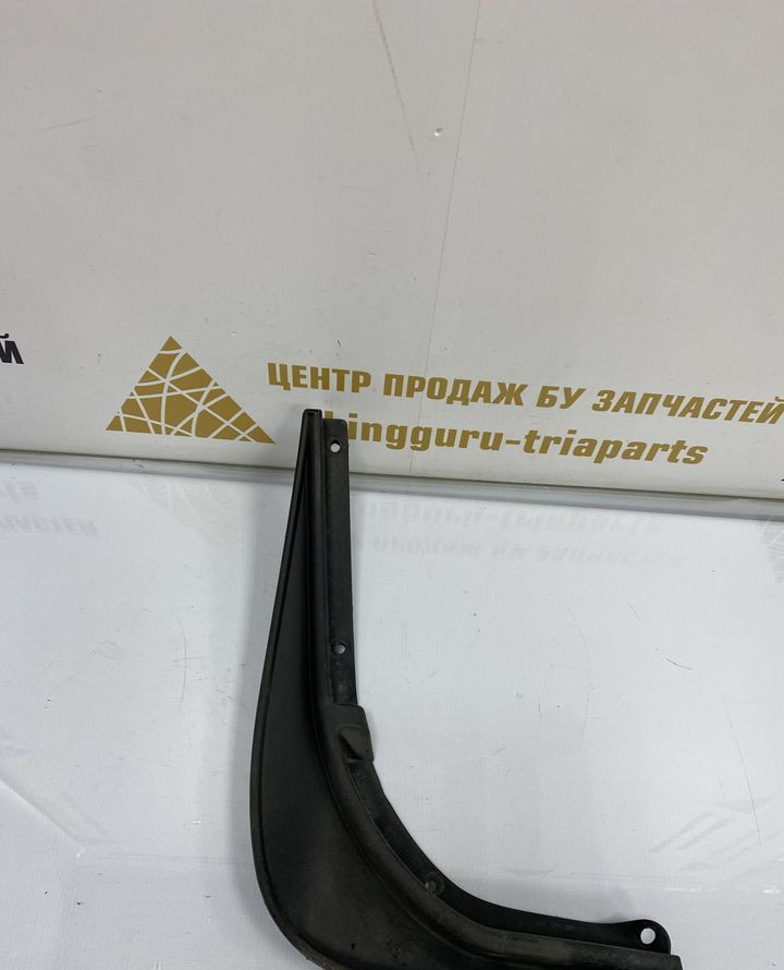 Брызговик задний правый Skoda Octavia A5 OEM 1Z0821822A Брызговик задний правый Skoda Octavia A5 OEM 1Z0821822A