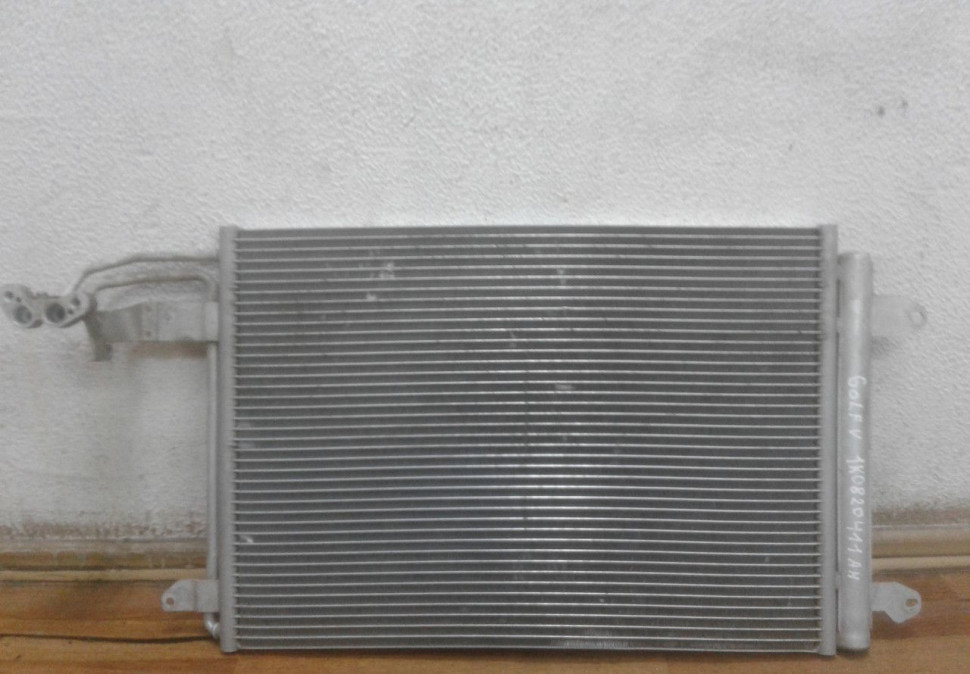 Радиатор кондиционера Volkswagen Golf 5 oem 1k0820411ah