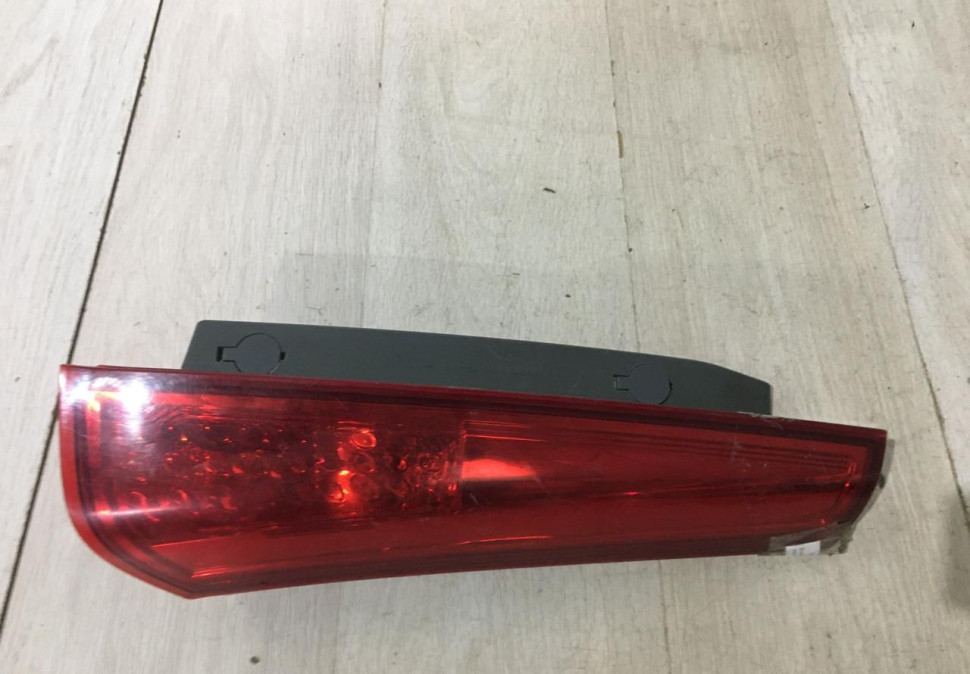 Фонарь правый верхний Kia Ceed 1 универсал 2006-2012 oem 924041H300 Фонарь правый верхний Kia Ceed 1 универсал 2006-2012 oem 924041H300