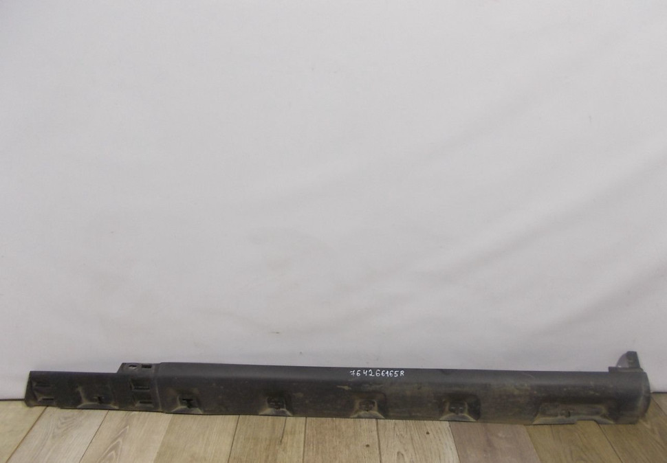 Порог правый бу Renault Sandero Stepway 2 OEM 764266165R