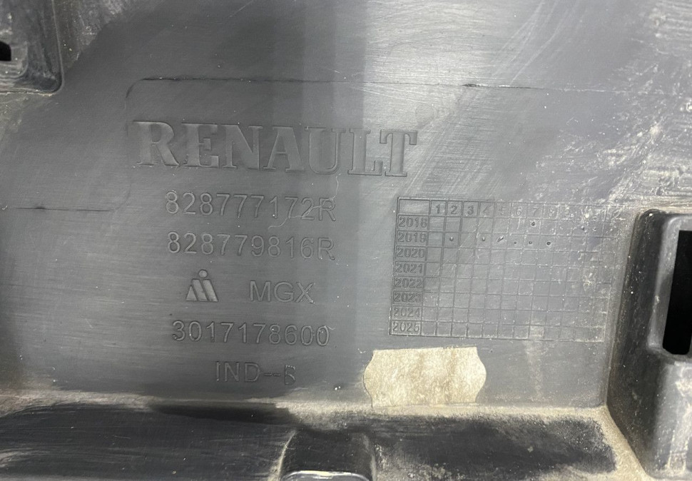 Молдинг двери задний левый Renault Arkana OEM 828777172R Молдинг двери задний левый Renault Arkana OEM 828777172R