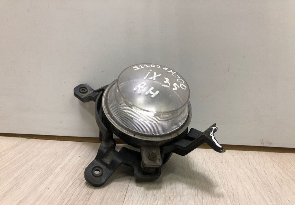 Птф передняя правая Hyundai ix35 oem 922022y000 (слом. 2 крепление)