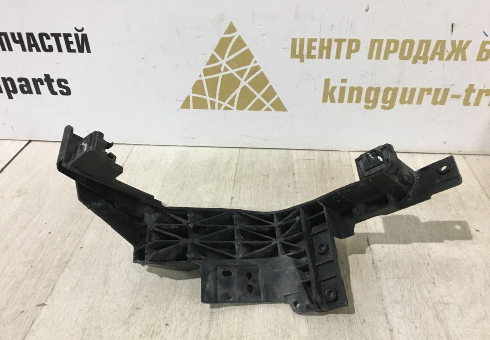 Кронштейн передней панели левый Hyundai Elantra 5 2011-2016 OEM 957101R000 Кронштейн передней панели левый Hyundai Elantra 5 2011-2016 OEM 957101R000