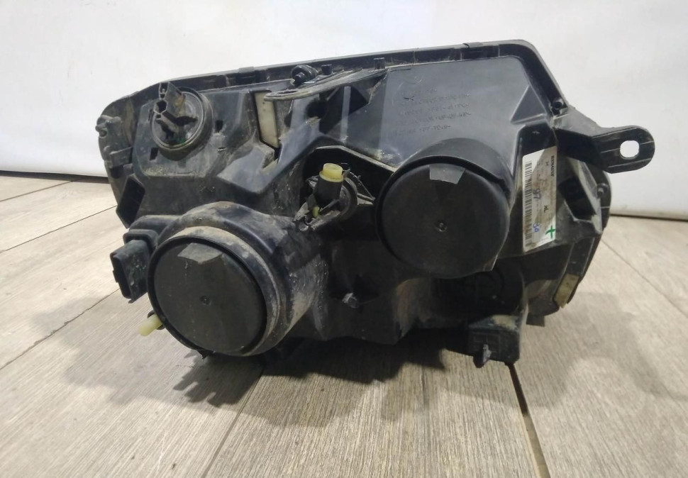 Фара левая бу Renault Duster рестайлинг OEM 260605020R