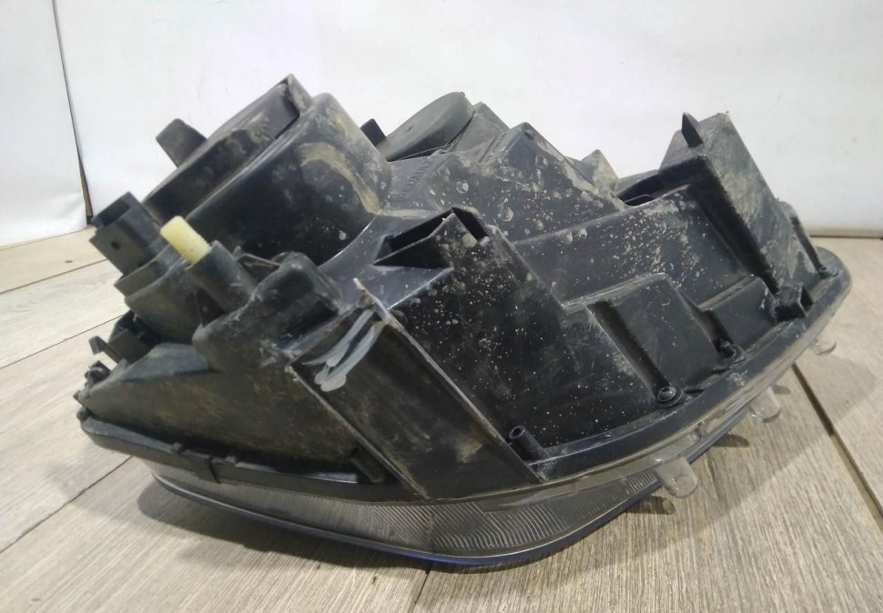 Фара левая бу Renault Duster рестайлинг OEM 260605020R