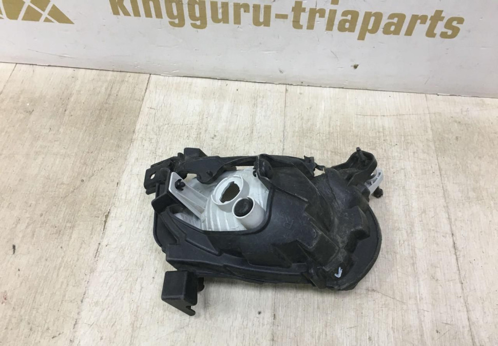 Противотуманная фара правая Kia Ceed 2  2012oem 92202a2000