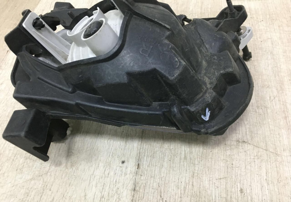 Противотуманная фара правая Kia Ceed 2  2012oem 92202a2000
