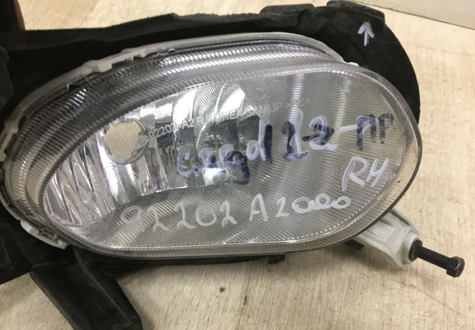 Противотуманная фара правая Kia Ceed 2  2012oem 92202a2000