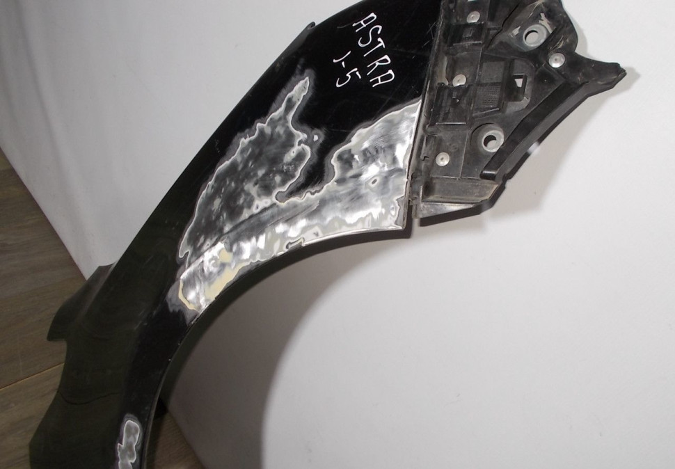 Крыло переднее правое бу Opel Astra J5 OEM 1100001