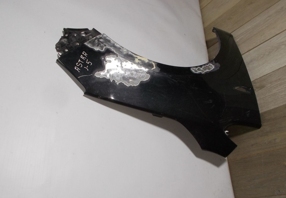 Крыло переднее правое бу Opel Astra J5 OEM 1100001