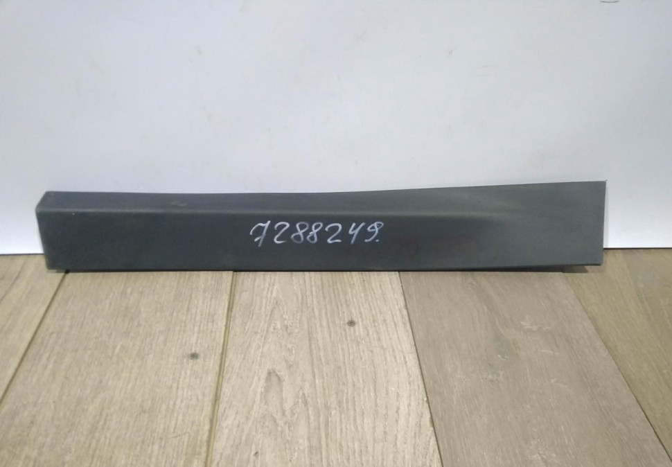 Молдинг двери задний левый бу BMW X3 G01 OEM 51137288249