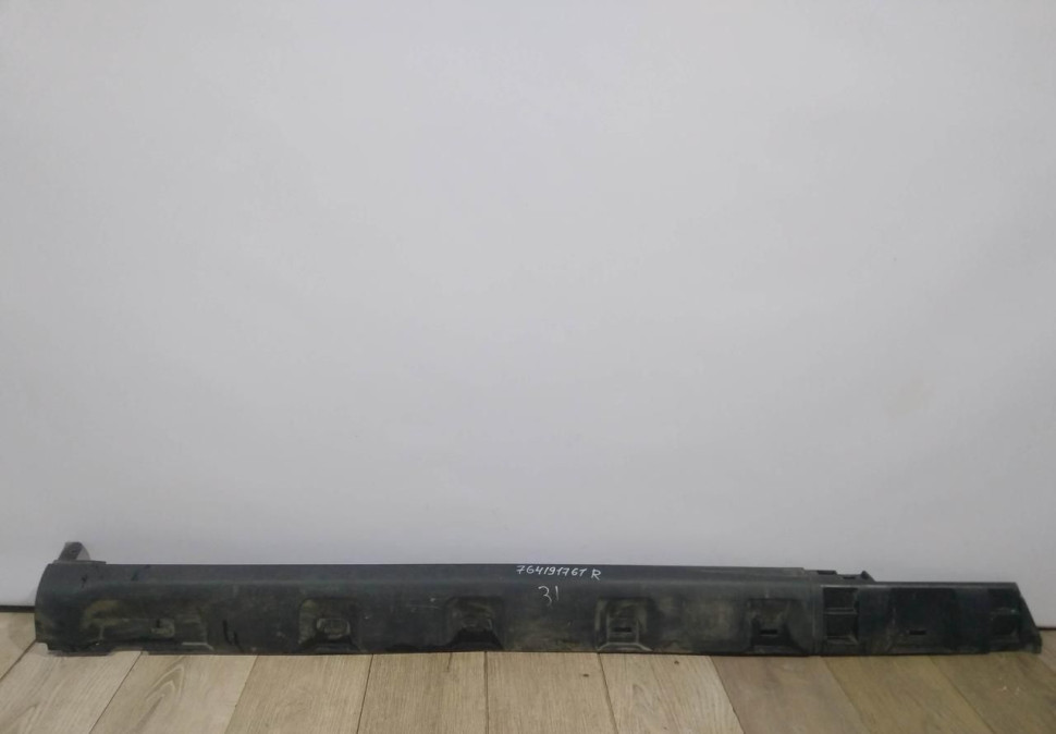 Порог левый бу Renault Sandero Stepway 2 OEM 764191761R