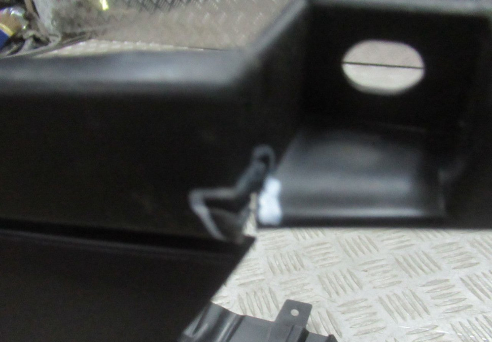 Спойлер заднего бампера Hyundai Grand Santa Fe 3 oem  86612b8000