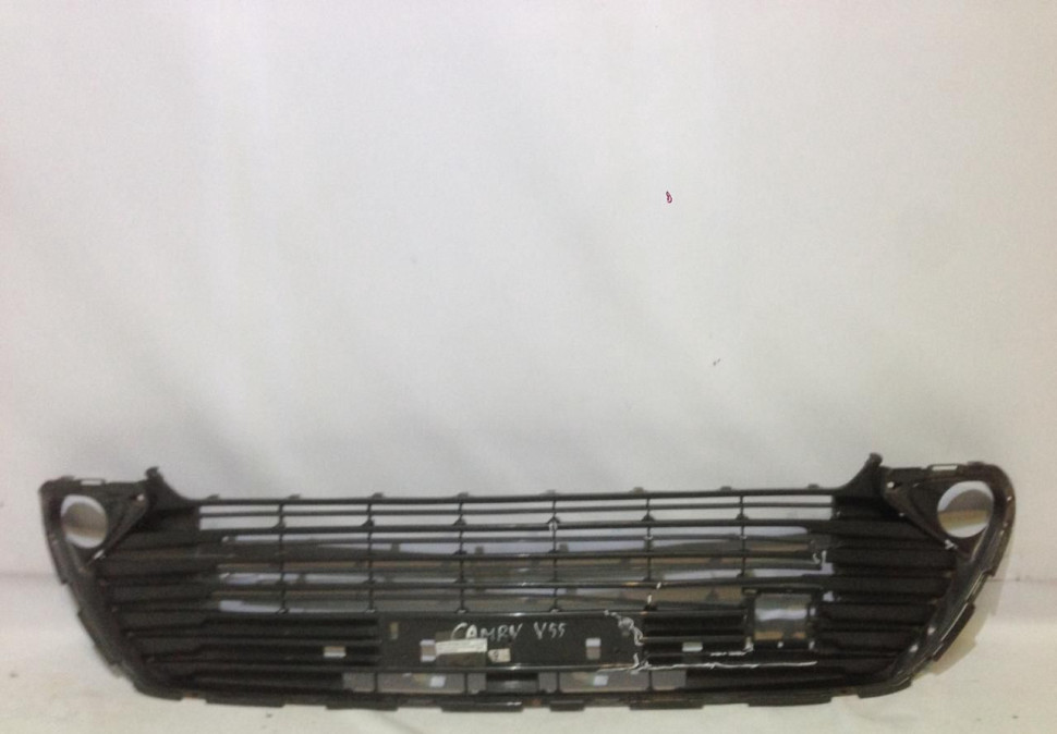 Решетка переднего бампера Toyota Camry V55  oem 5311233180