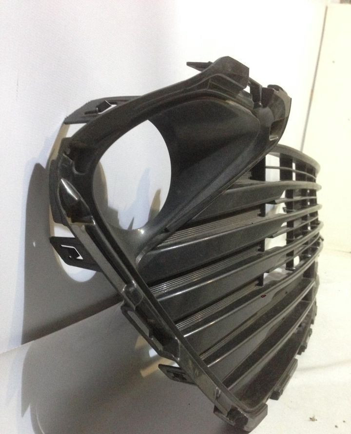 Решетка переднего бампера Toyota Camry V55  oem 5311233180