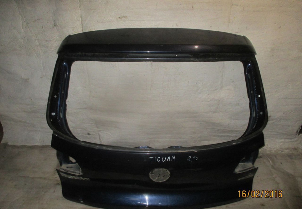 Крышка багажника Volkswagen Tiguan 1 2007 oem 5N0827025G Скл-3