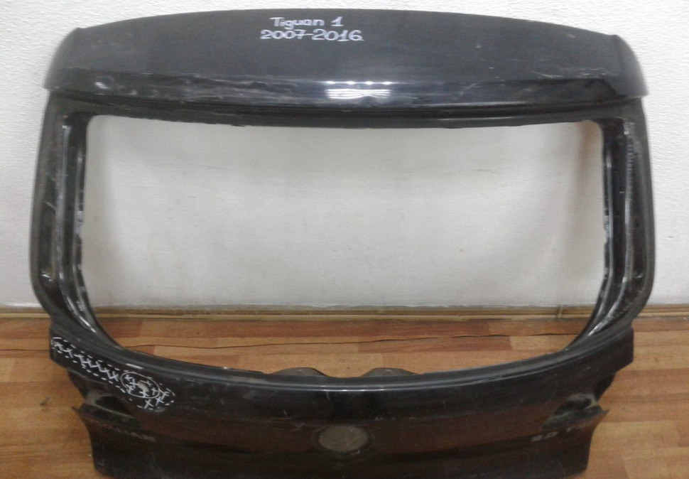 Крышка багажника Volkswagen Tiguan (07-16) (вмятина)