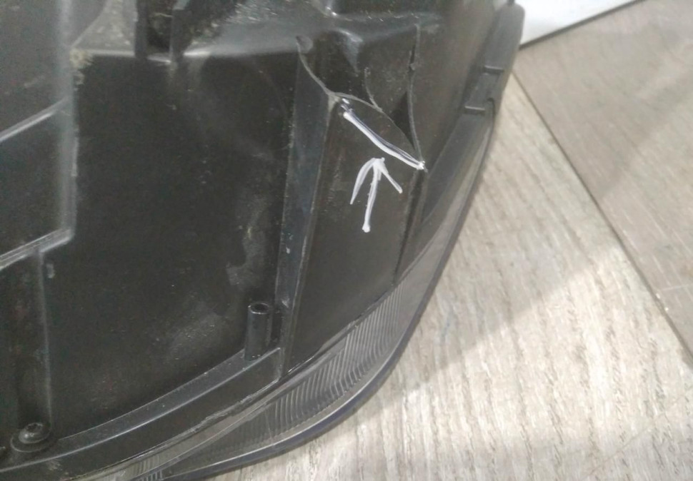 Фара правая бу Renault Duster рестайлинг OEM 260107307R