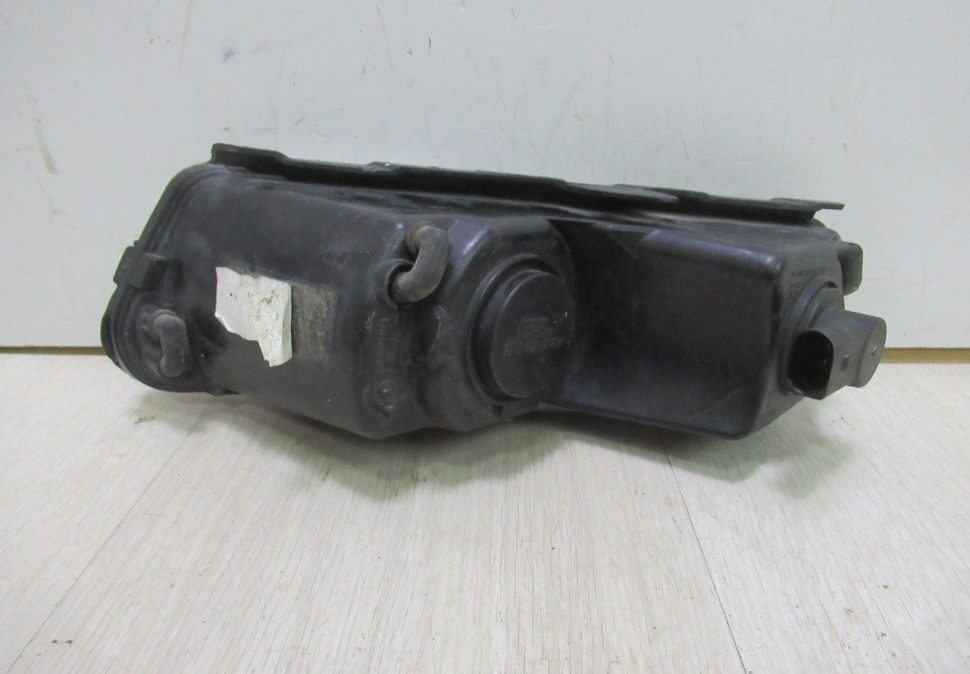 Противотуманная фара (Птф) правая Volkswagen Polo рестайл oem 6R0941062D (слом.2крепл)
