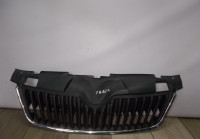 Решетка радиатора бу Skoda Fabia 2 OEM 5J0853668C