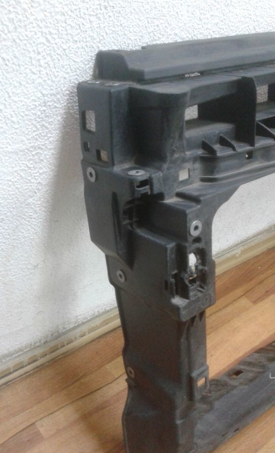 Панель передняя Volkswagen Tiguan 2 oem 5nr805588e (трещины) Панель передняя Volkswagen Tiguan 2 oem 5nr805588e (трещины)