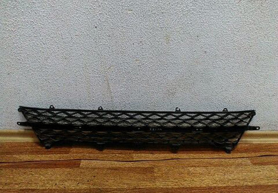 Решетка переднего бампера Lada vesta oem 8450006674 (скл-3)