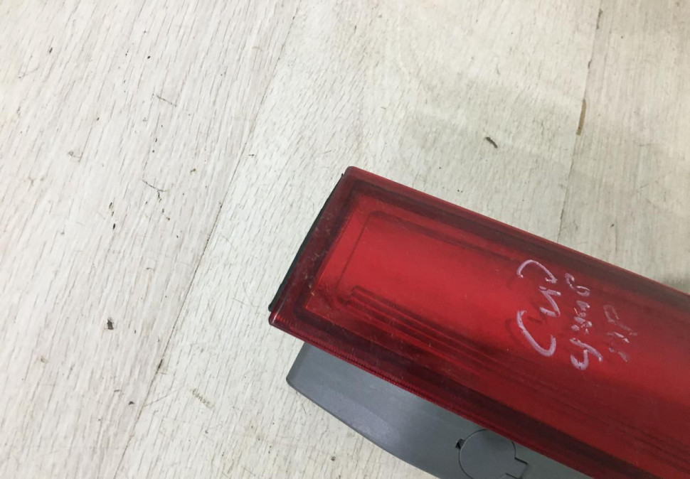 Фонарь правый верхний Kia Ceed 1 универсал 2006-2012 oem 924041H300