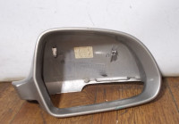 Крышка корпуса зеркала правая бу Skoda Superb OEM 3T0857538