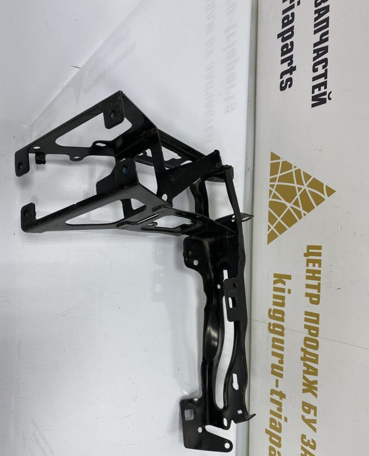 Кронштейн под фару левый BMW 3 F30 OEM 51647245791 Кронштейн под фару левый BMW 3 F30 OEM 51647245791